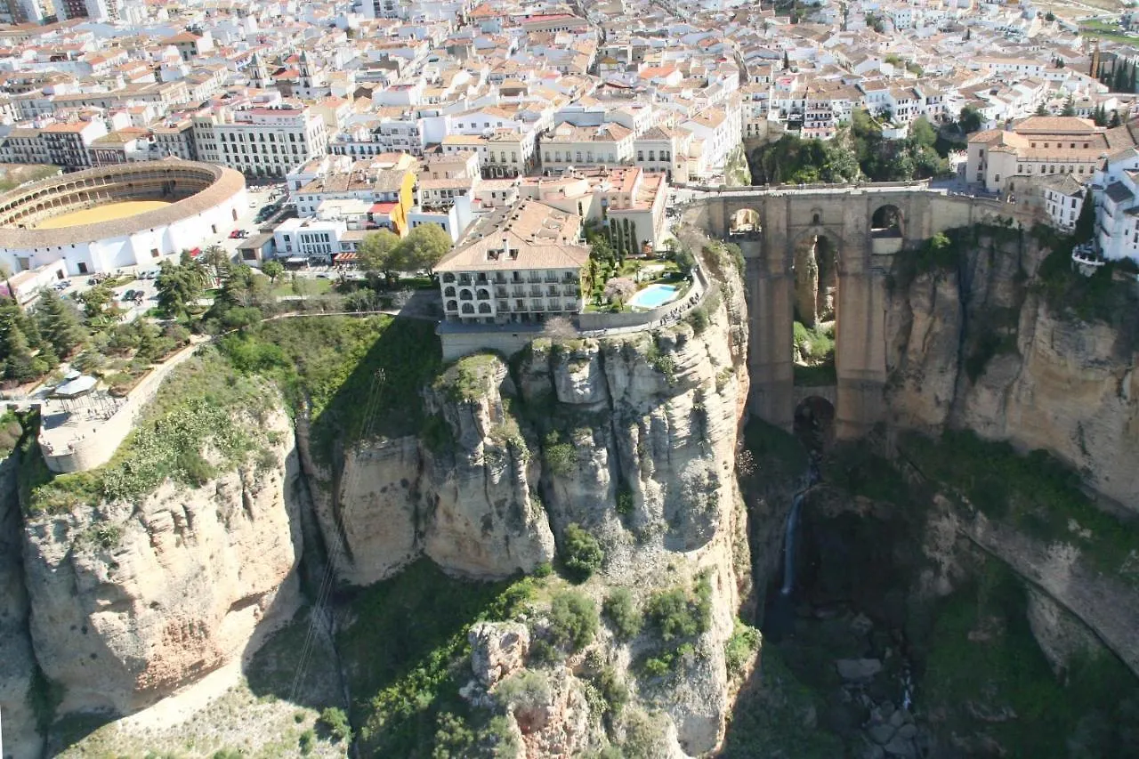 Arunda I Hotel Ronda 0*,